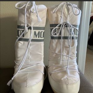 Moon Boots